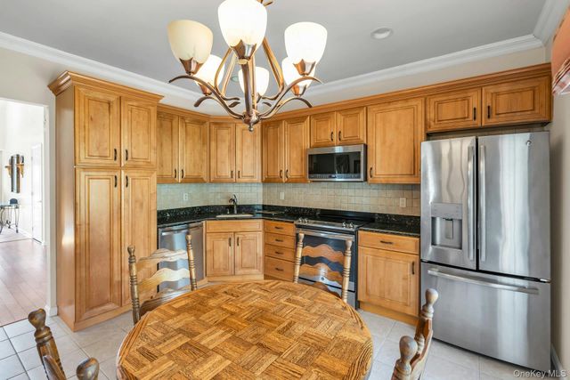 13 N Willam Lane, Mount Sinai, NY 11766