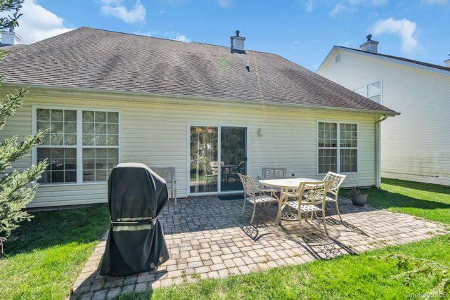 13 N Willam Lane, Mount Sinai, NY 11766