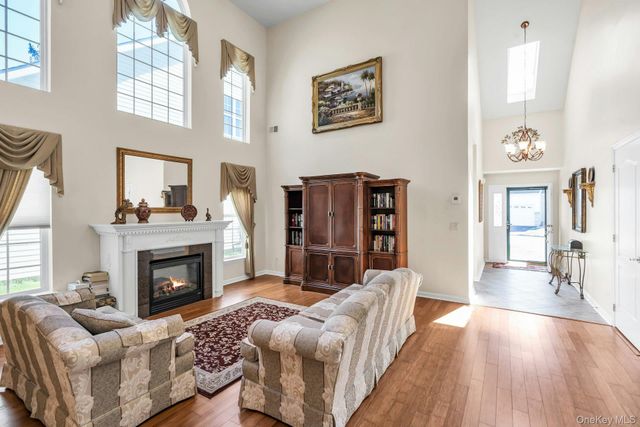 13 N Willam Lane, Mount Sinai, NY 11766