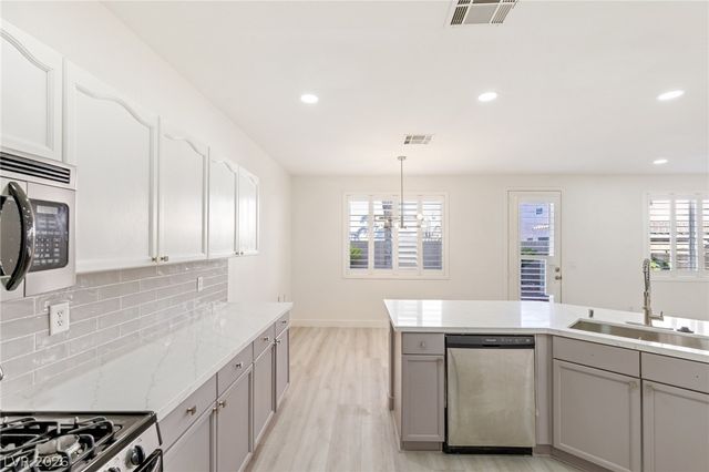 6856 Scarlet Flax Street, Las Vegas, NV 89148