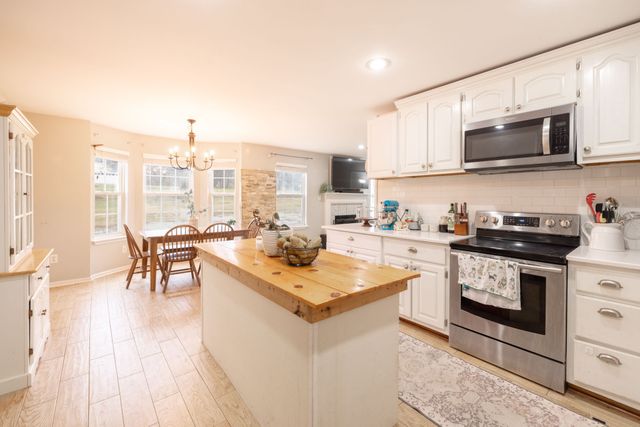 1430 Iron Bridge Rd, Columbia, TN 38401