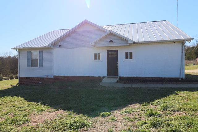 1430 Iron Bridge Rd, Columbia, TN 38401