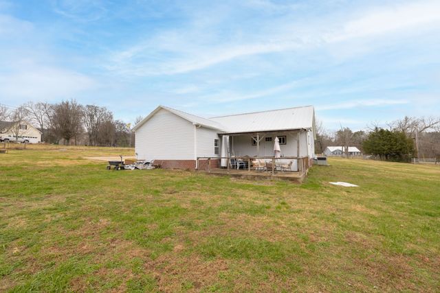 1430 Iron Bridge Rd, Columbia, TN 38401
