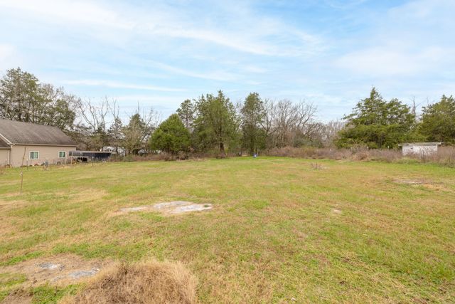 1430 Iron Bridge Rd, Columbia, TN 38401