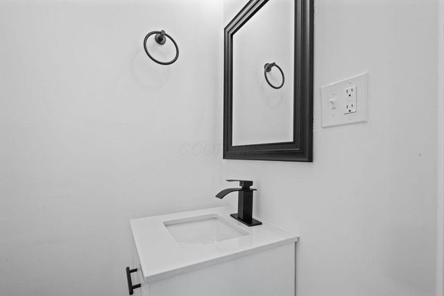 1618 S Hamilton Road, Columbus, OH 43227