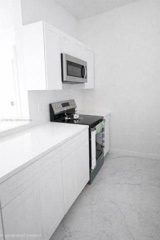 915 NE 199th St 206-15, Miami, FL 33179