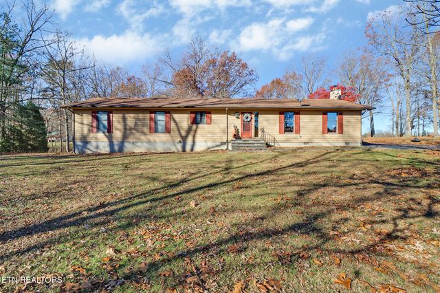 370 Red Brush Drive, Crossville, TN 38555