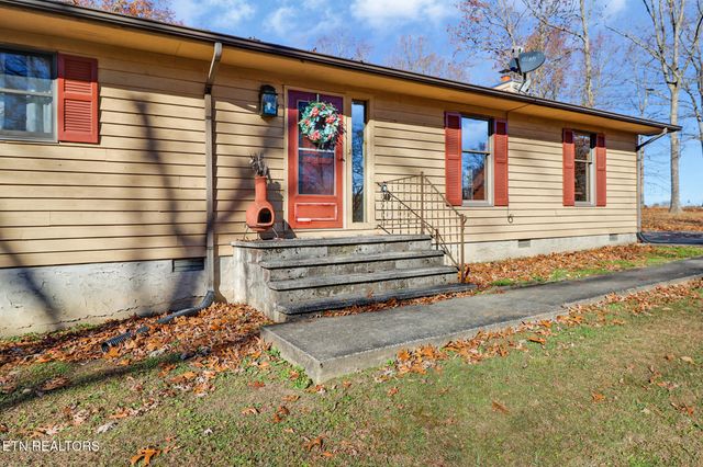 370 Red Brush Drive, Crossville, TN 38555