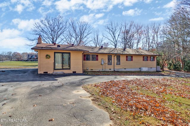 370 Red Brush Drive, Crossville, TN 38555