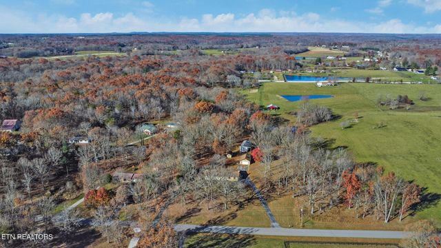 370 Red Brush Drive, Crossville, TN 38555