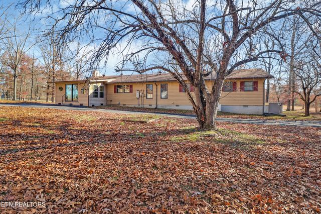 370 Red Brush Drive, Crossville, TN 38555