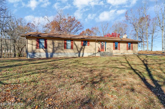 370 Red Brush Drive, Crossville, TN 38555