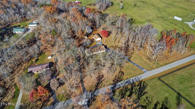 370 Red Brush Drive, Crossville, TN 38555