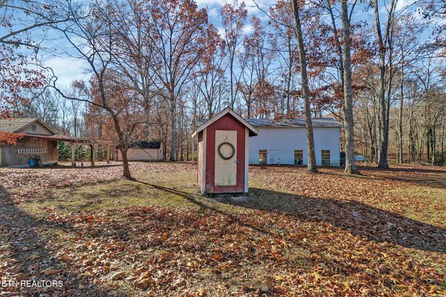 370 Red Brush Drive, Crossville, TN 38555