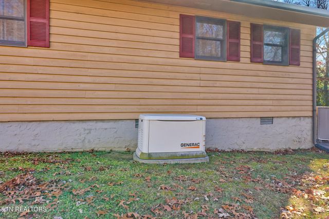 370 Red Brush Drive, Crossville, TN 38555