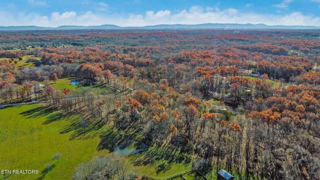 370 Red Brush Drive, Crossville, TN 38555