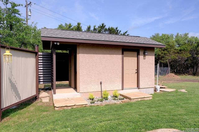 101 La Rosa Drive, Blanco, TX 78606
