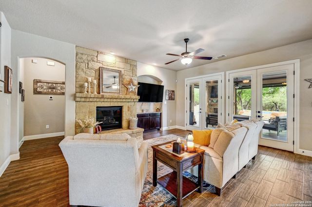 101 La Rosa Drive, Blanco, TX 78606