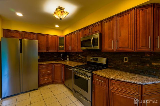 3707 Birchwood Court, North Brunswick, NJ 08902