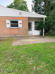 14 Willow Street B, Toms River, NJ 08757