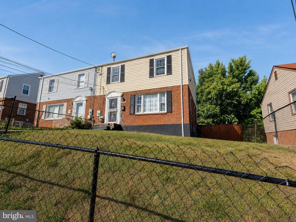 3211 32ND AVE, Temple Hills, MD 20748