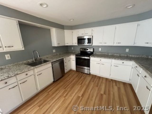 2 Lincoln Avenue 2, Stonington, CT 06355