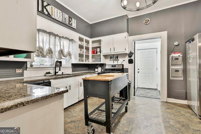 23 Cedar Street, Grantville, GA 30220