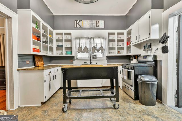 23 Cedar Street, Grantville, GA 30220