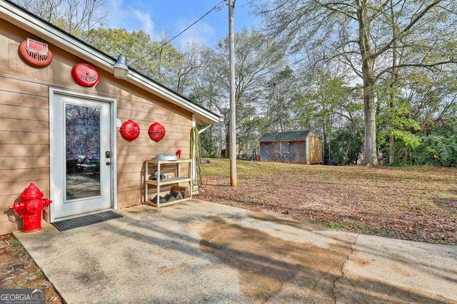 23 Cedar Street, Grantville, GA 30220