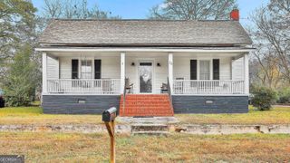 23 Cedar Street, Grantville, GA 30220