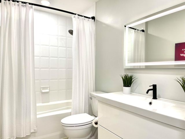 616 Clearwater Park Road 805, West Palm Beach, FL 33401