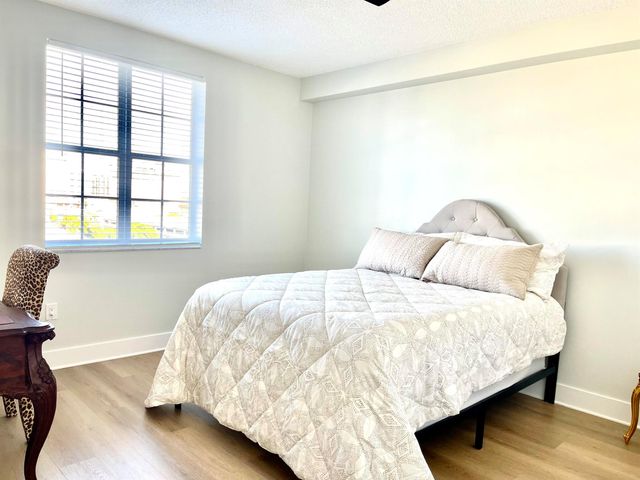 616 Clearwater Park Road 805, West Palm Beach, FL 33401