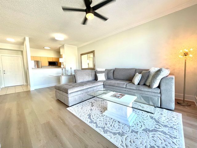 616 Clearwater Park Road 805, West Palm Beach, FL 33401