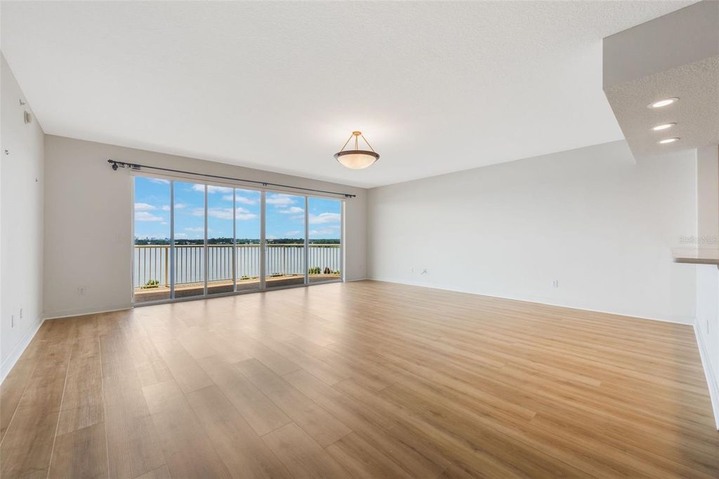 Image 7 of property listing at 6336 BUFORD STREET 707, Orlando, FL 32835