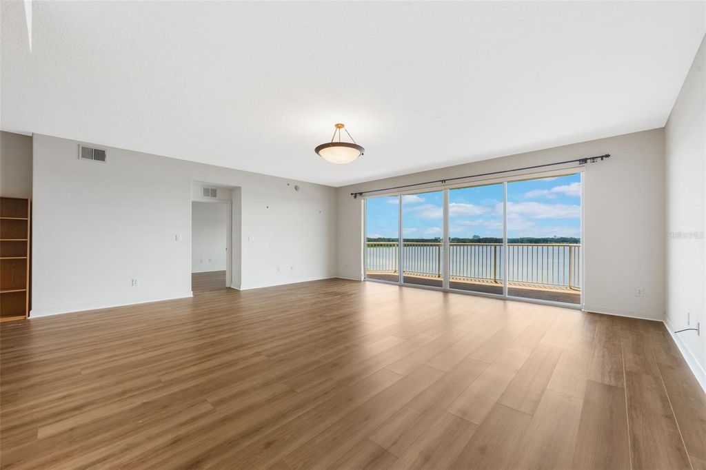 Image 10 of property listing at 6336 BUFORD STREET 707, Orlando, FL 32835