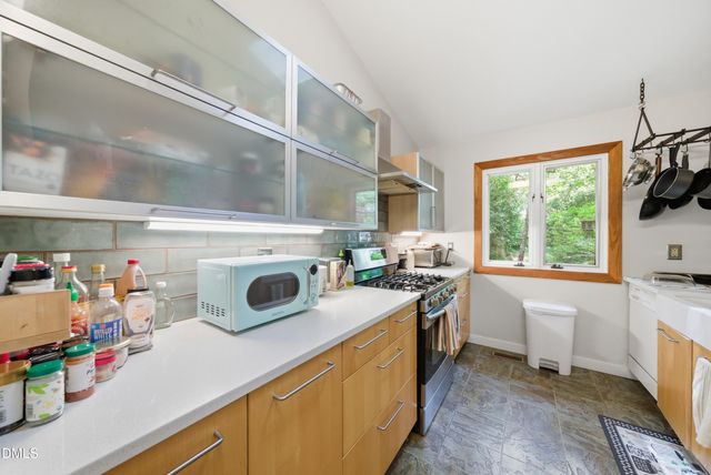 16 Davie Circle, Chapel Hill, NC 27514