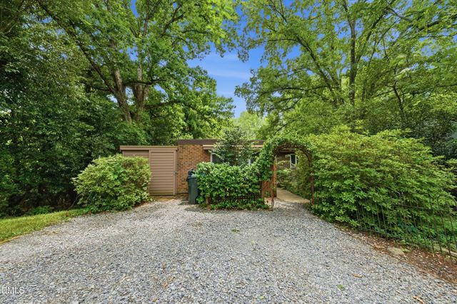 16 Davie Circle, Chapel Hill, NC 27514