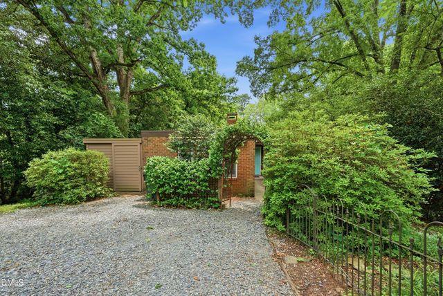 16 Davie Circle, Chapel Hill, NC 27514