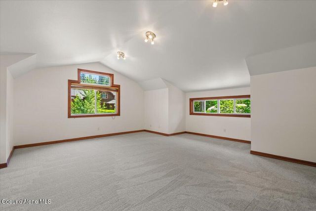 20535 N Pinehurst St, Rathdrum, ID 83858