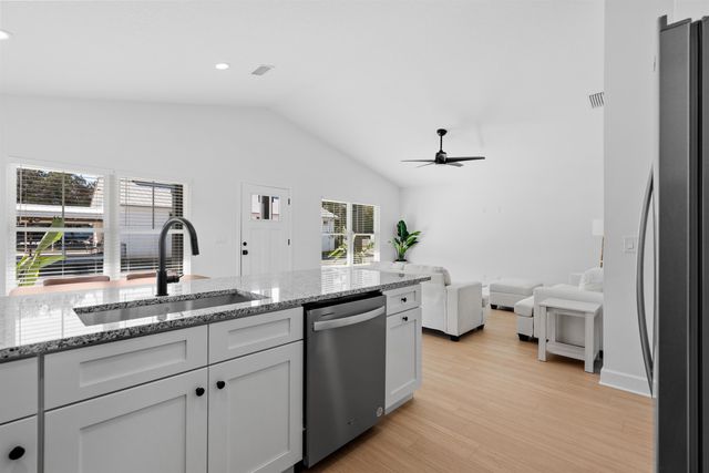 908 Kennedy Dr, St Augustine, FL 32084