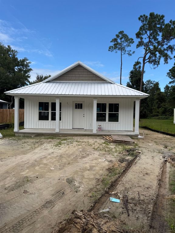 908 Kennedy Dr, St Augustine, FL 32084