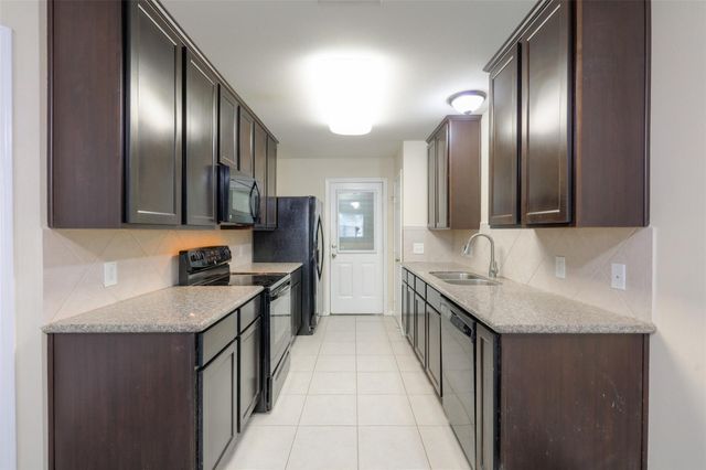 11905 Algonquin Drive 20, Houston, TX 77089