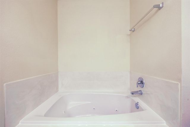 11905 Algonquin Drive 20, Houston, TX 77089