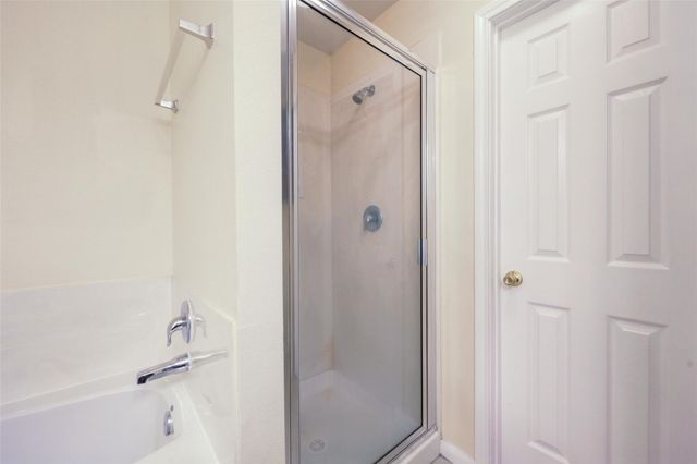 11905 Algonquin Drive 20, Houston, TX 77089