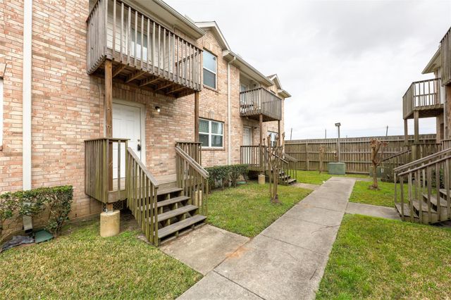 11905 Algonquin Drive 20, Houston, TX 77089