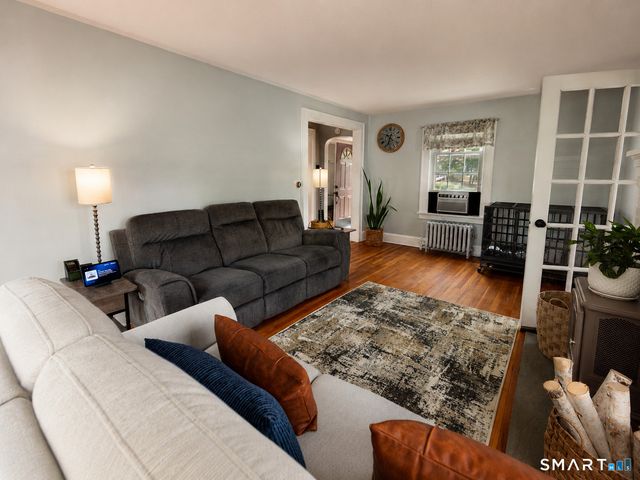 29 Niles Hill Road, New London, CT 06320