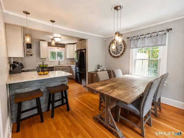 29 Niles Hill Road, New London, CT 06320