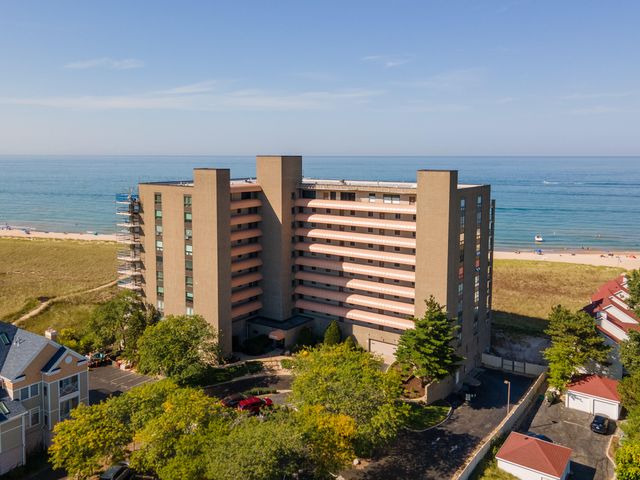 100 Lake Shore Drive 204, Michigan City, IN 46360