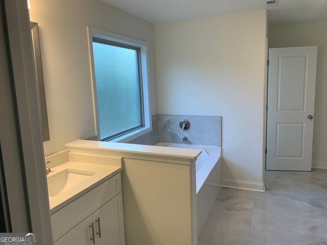210 Parker Drive, Mcdonough, GA 30253