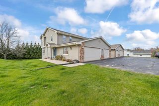 1015 Woodview COURT #2, Slinger, WI 53086
